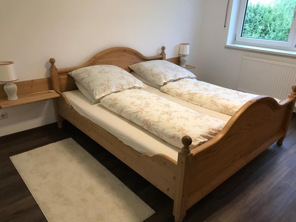 Ferienwohnung „Frosch“ Neukirchen-Balbini エクステリア 写真